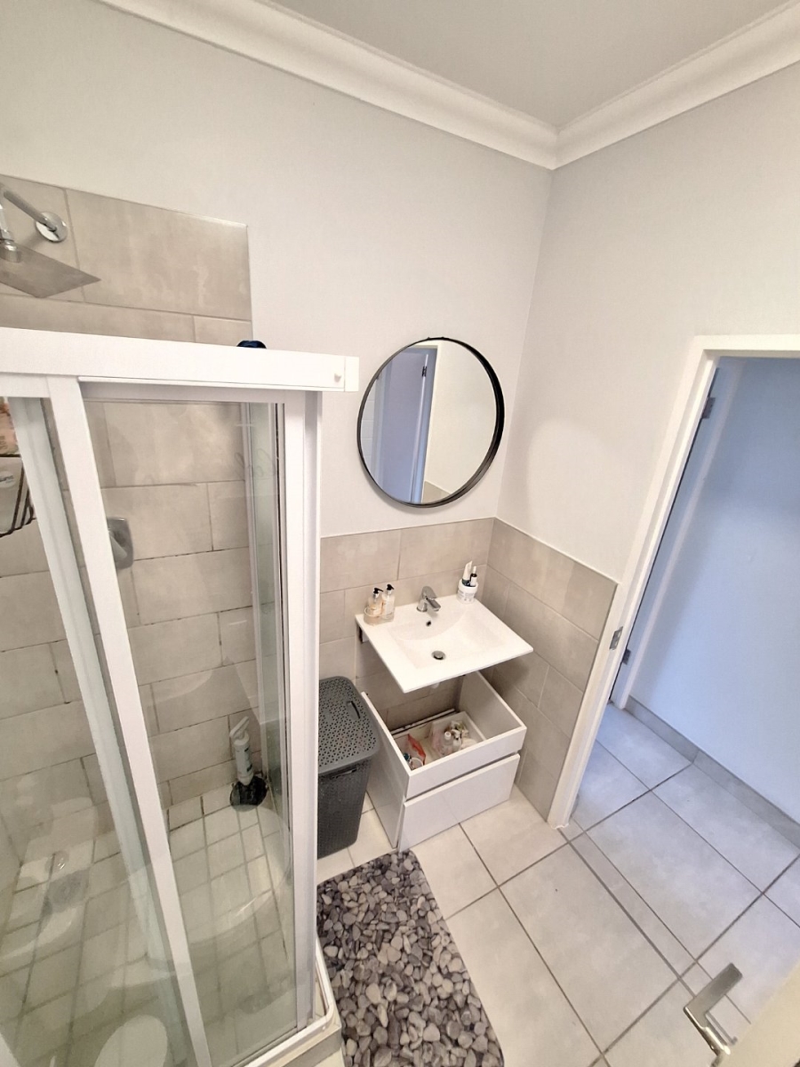 2 Bedroom Property for Sale in Vredekloof Western Cape